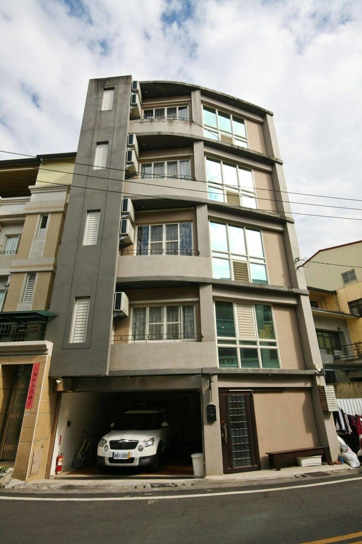 Q House Hotel Nantou Eksteriør billede